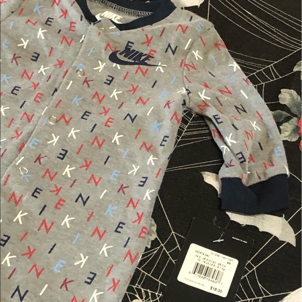 NWT NIKE AIR LOGO KIDS BUTTON ONESIE FOOTSIE 6M - Picture 7 of 13